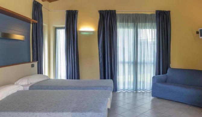 Room in Guest room - Alba Village Hotel 3 Stelle