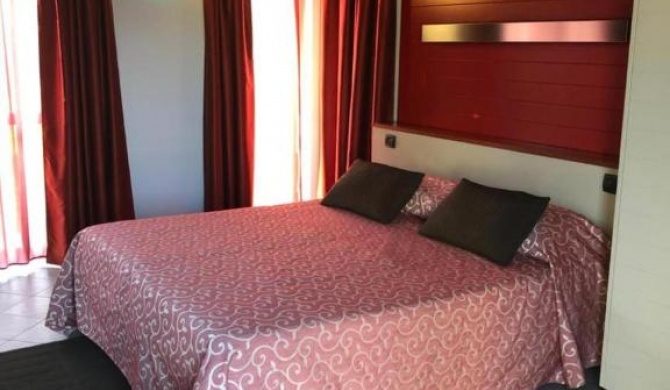 Room in Guest room - Spacious double room in Alba