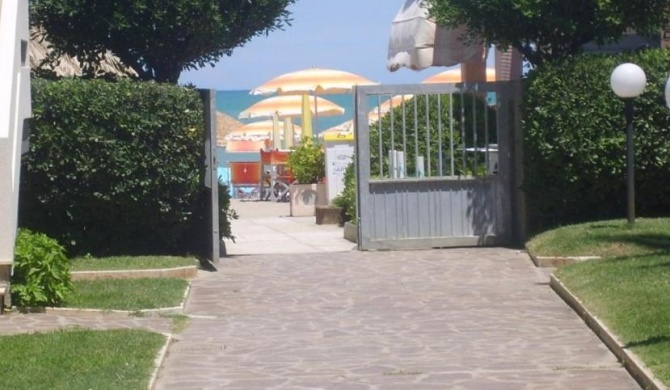 CASA VACANZA CON ACCESSO DIRETTO IN SPIAGGIA