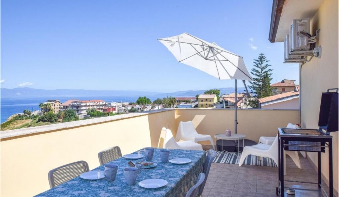 Nice apartment in Briatico with WiFi and 3 Bedrooms