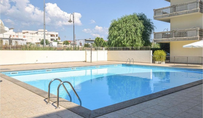 Amazing apartment in Caulonia Marina with Outdoor swimming pool, 2 Bedrooms and WiFi