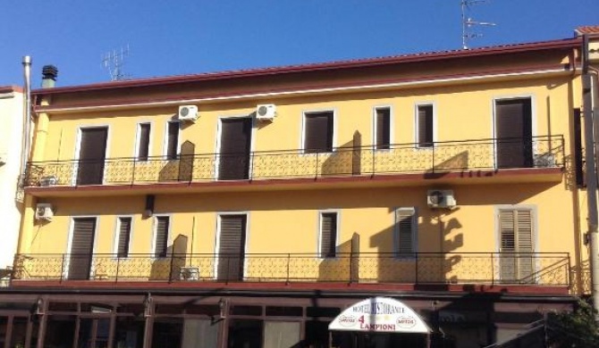 Hotel 4 Lampioni