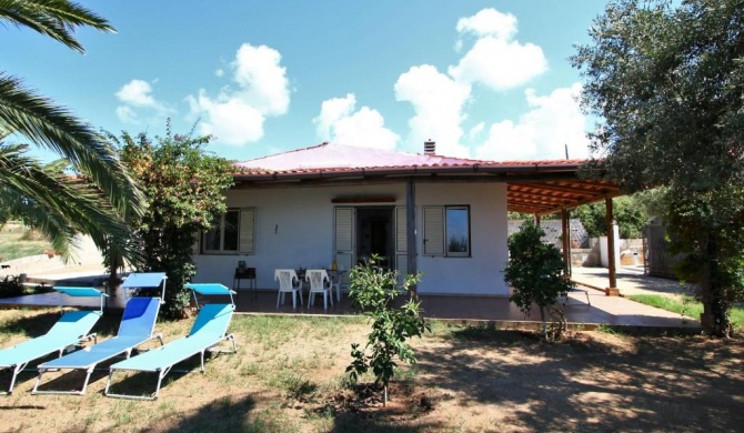 Cosy Holiday Home in Ricadi near Sea