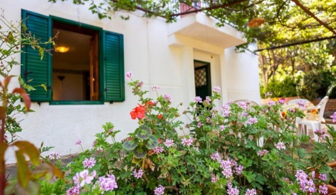 Gorgeous Villa in Ricadi with Shared Garden