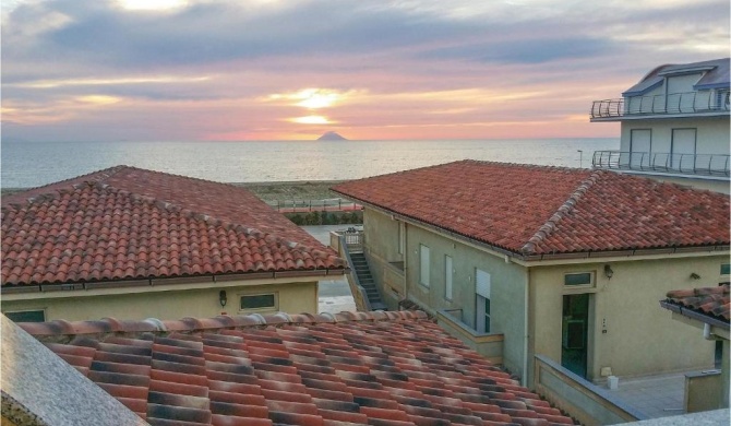 Two-Bedroom Apartment in San Ferdinando RC