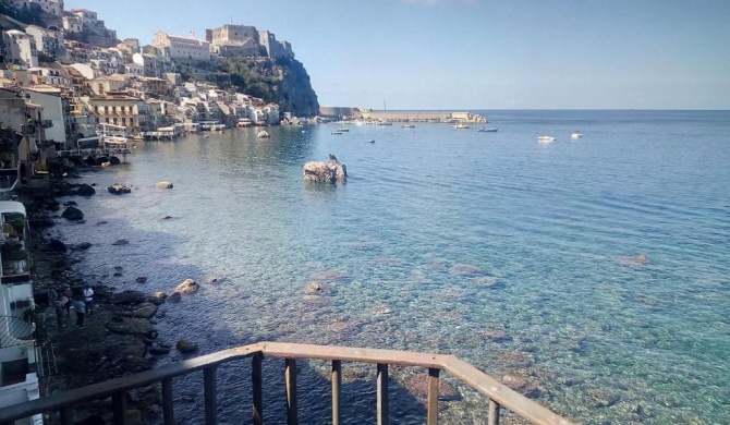 CHIANALEA SCILLA al CASTELLO di SCILLA CHIANALEA APARTMENTS & ROOMS