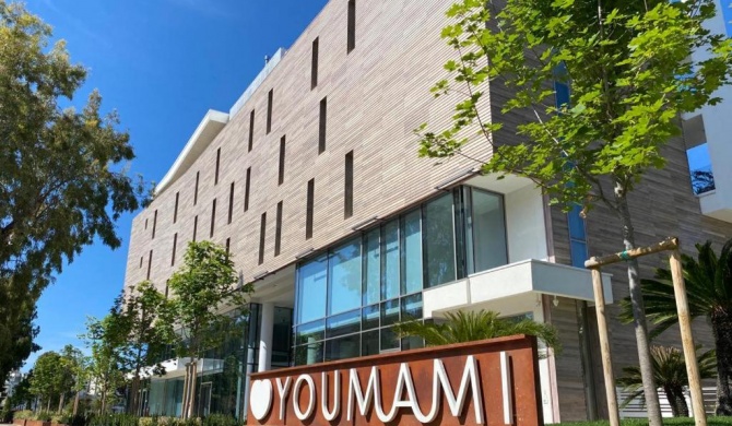 YOUMAMI Suite Hotel