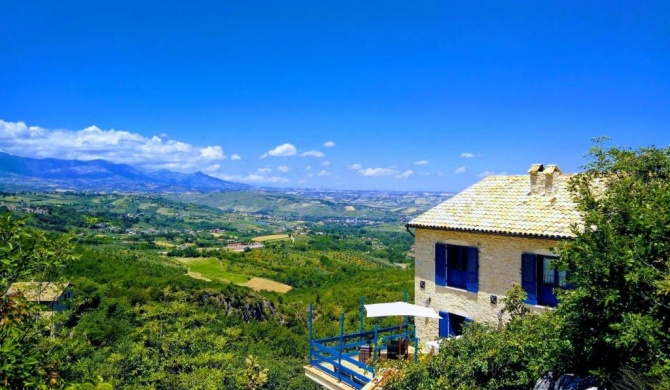 La casa dalle finestre blu